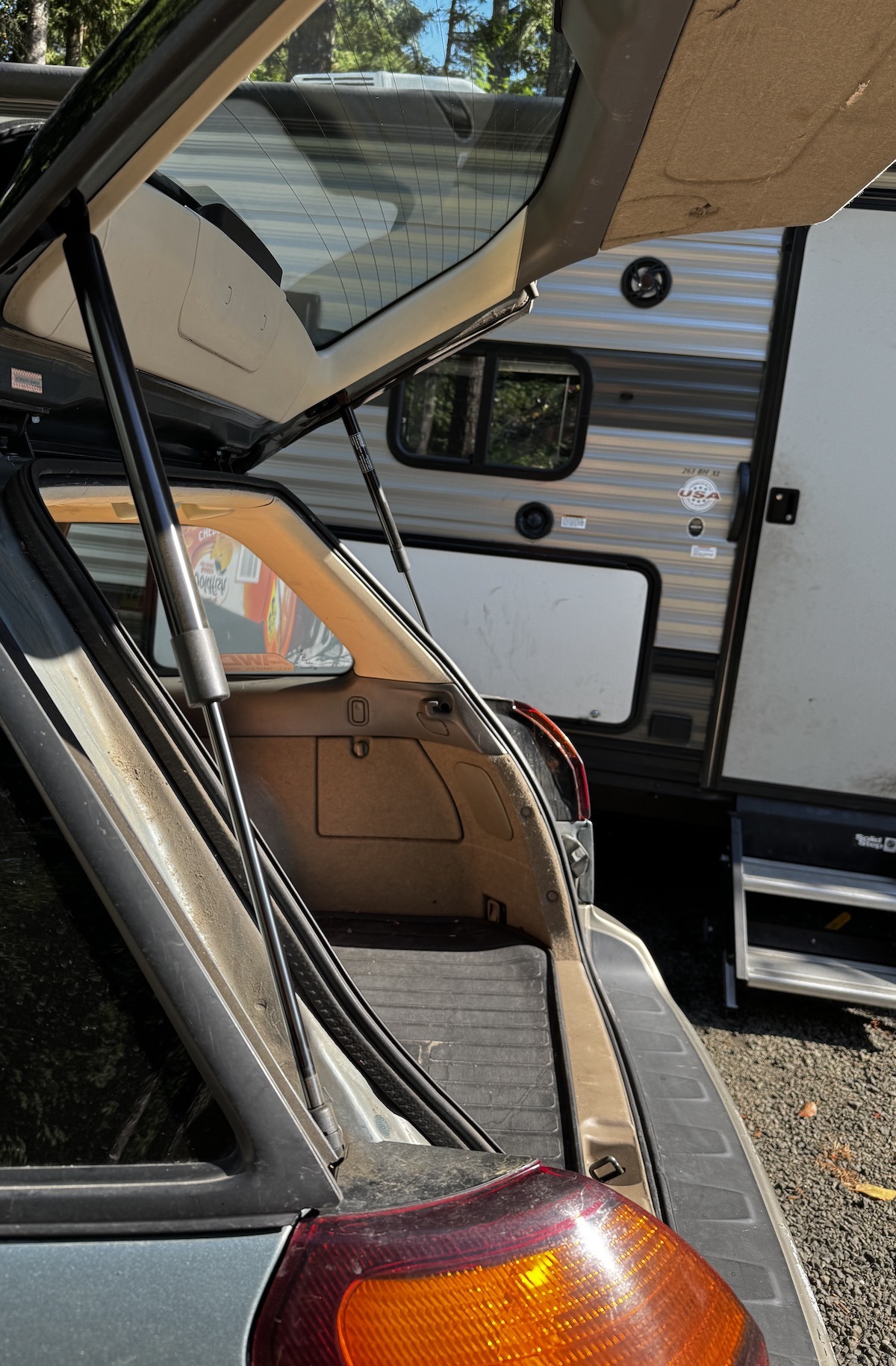 New liftgate struts installed on Subaru Outback, liftgate fully supported